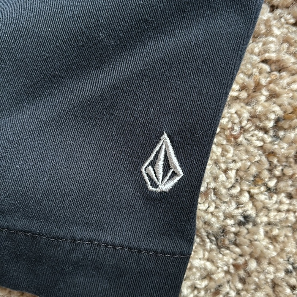 Volcom Shorts - Picture 3 of 7